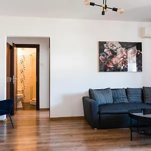Chic 2-room In The Heart Of With Amazing View Apartment Bucharest